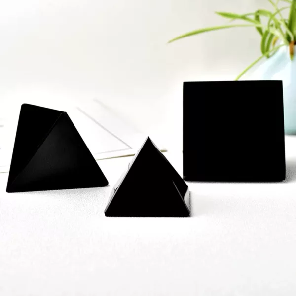 Pyramide Obsidienne (noire) lithotherapie 3