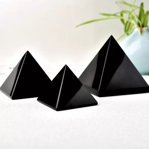 Pyramide Obsidienne (noire) lithotherapie 4